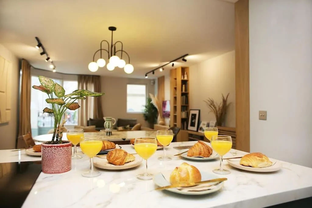 Experience Parisienne En Plein Coeur Du Marais Apartment  Paris